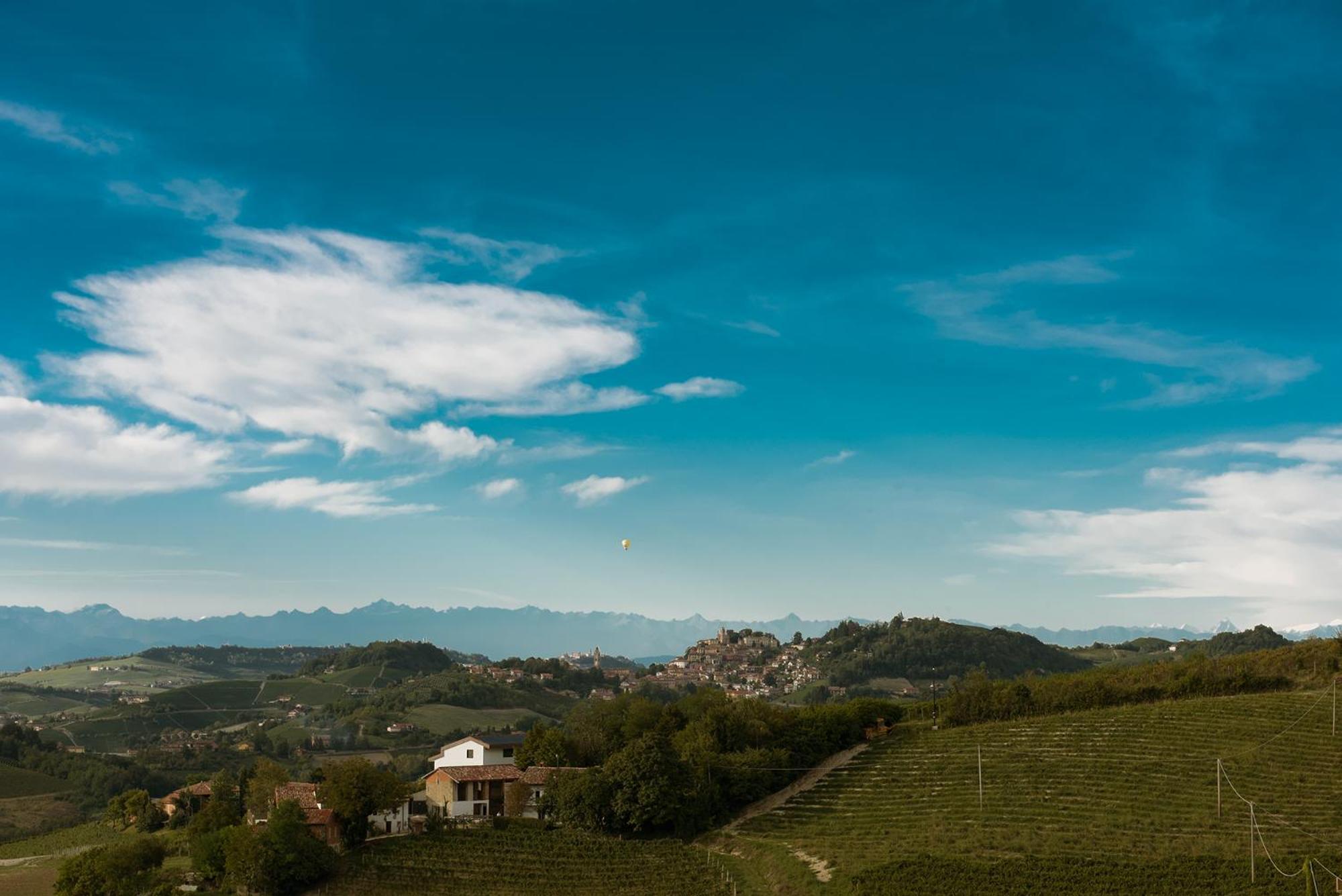 Appartamenti Rocca - Cav La Casa Di Rosa Монфорте-д'Альба Экстерьер фото